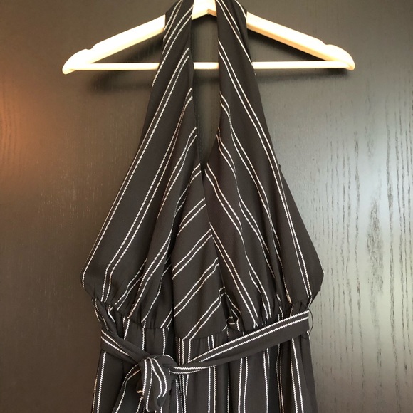 Guess Wide Leg Jumpsuit - Picture 2 of 4